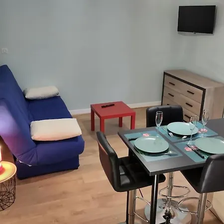 Appartement Refait A Neuf Pour 3 Personnes Avec Wi-Fi Vic-sur-Cère Exterior foto