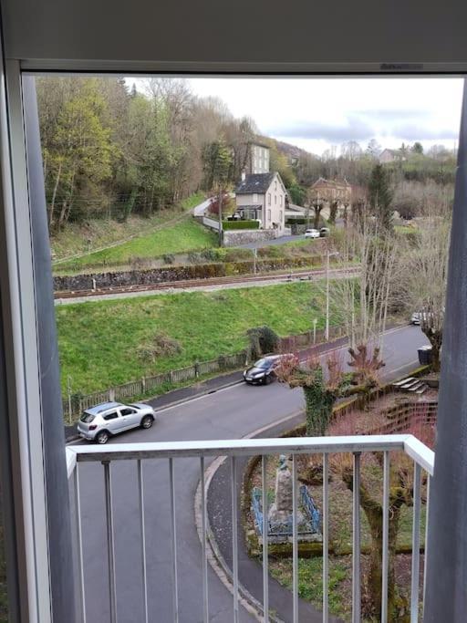 Refait A Neuf Pour 3 Personnes Avec Wi-fi Vic-sur-Cère